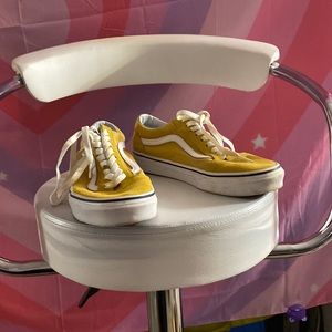 Yellow vans woman’s size 8.5